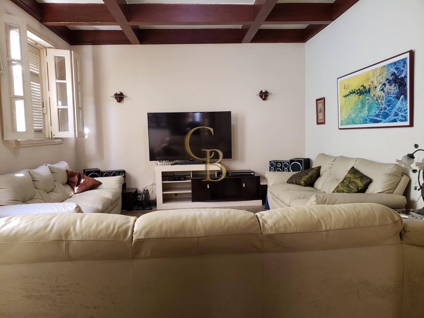 CASA LARANJEIRAS VENDA