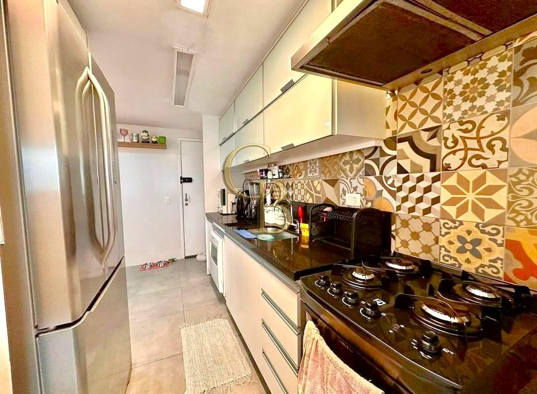 APARTAMENTO AV. L�CIO COSTA VENDA