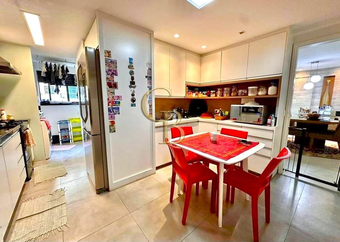 APARTAMENTO AV. L�CIO COSTA VENDA