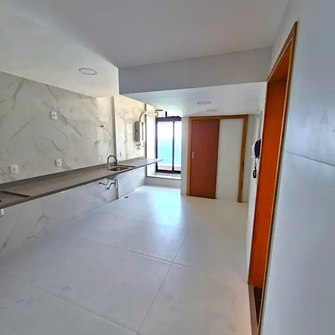APARTAMENTO AV. L�CIO COSTA VENDA