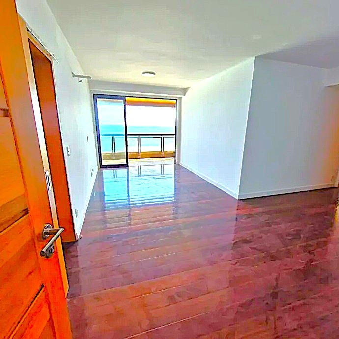 APARTAMENTO AV. L�CIO COSTA VENDA