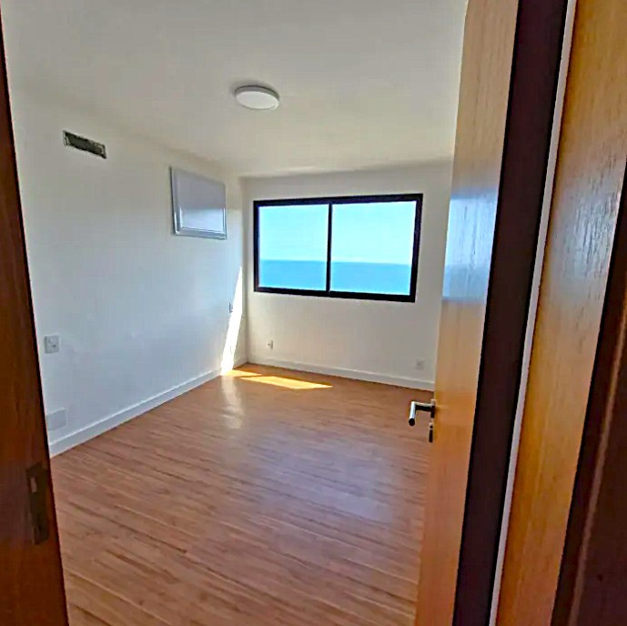 APARTAMENTO AV. L�CIO COSTA VENDA